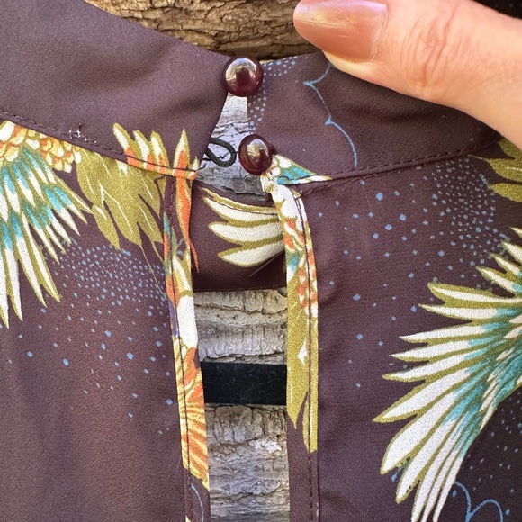 Pretty Lily white blouse size L - Picture 3 of 6